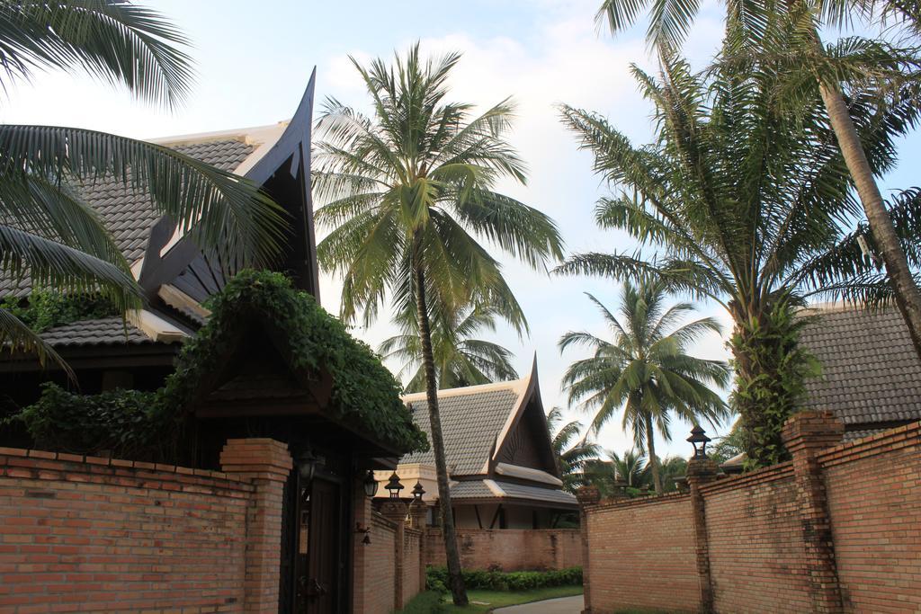 Mukdara Beach Villa&Spa Resort Khao Lak Bagian luar foto