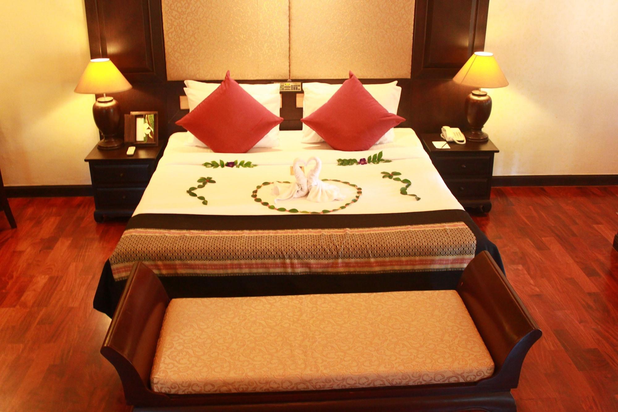 Mukdara Beach Villa&Spa Resort Khao Lak Bagian luar foto