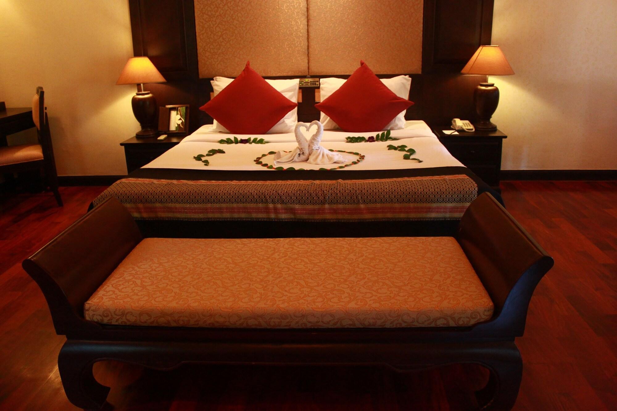Mukdara Beach Villa&Spa Resort Khao Lak Bagian luar foto