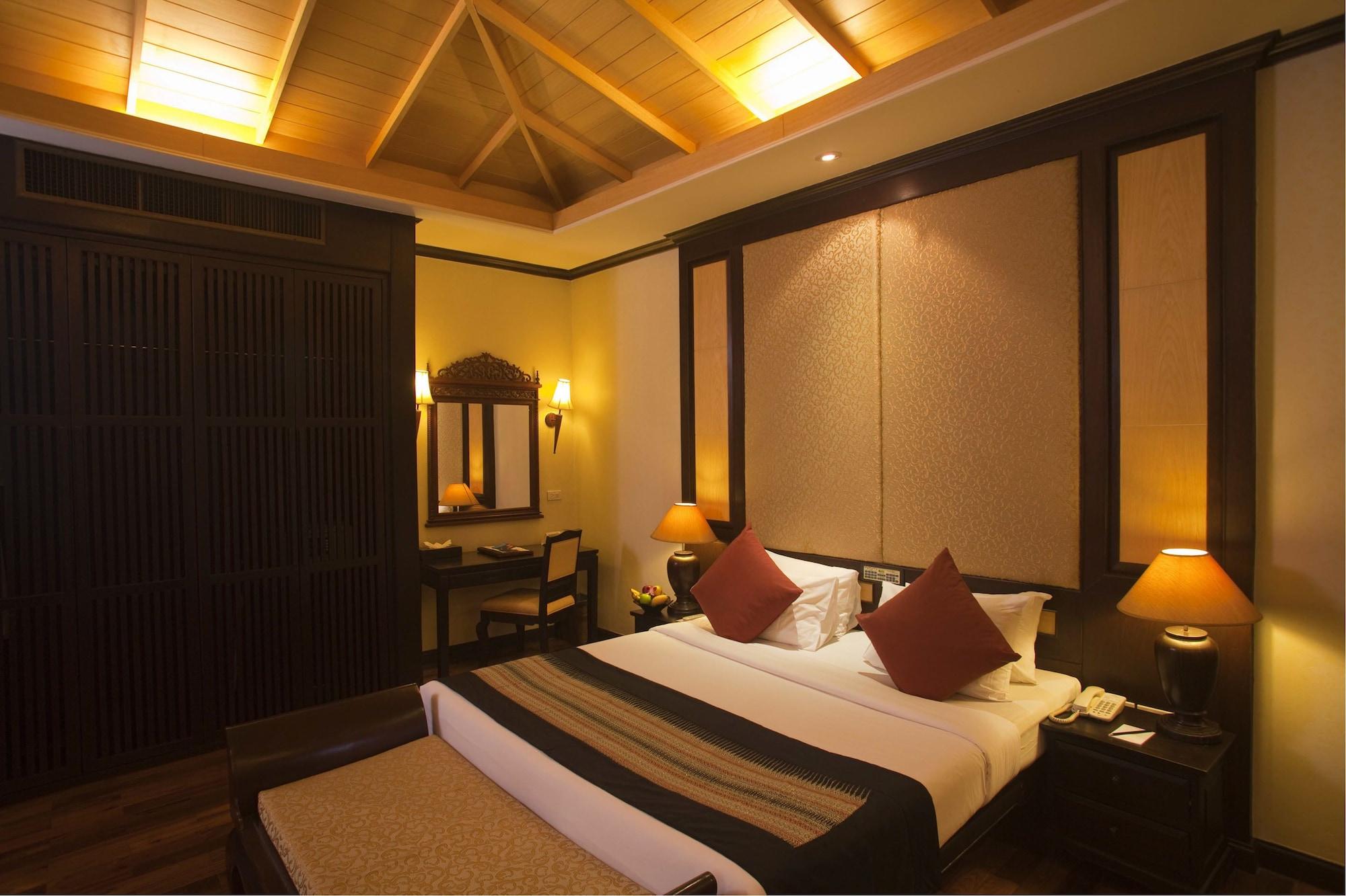 Mukdara Beach Villa&Spa Resort Khao Lak Bagian luar foto