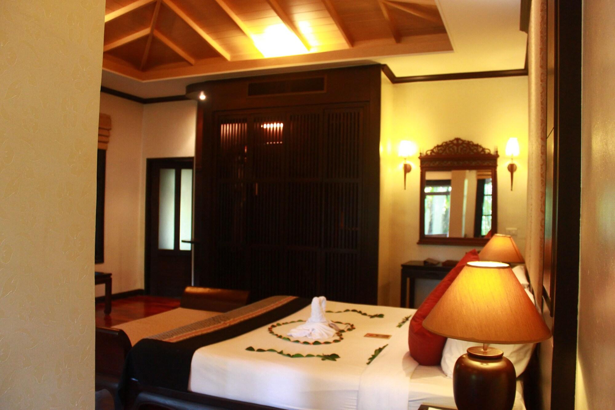 Mukdara Beach Villa&Spa Resort Khao Lak Bagian luar foto