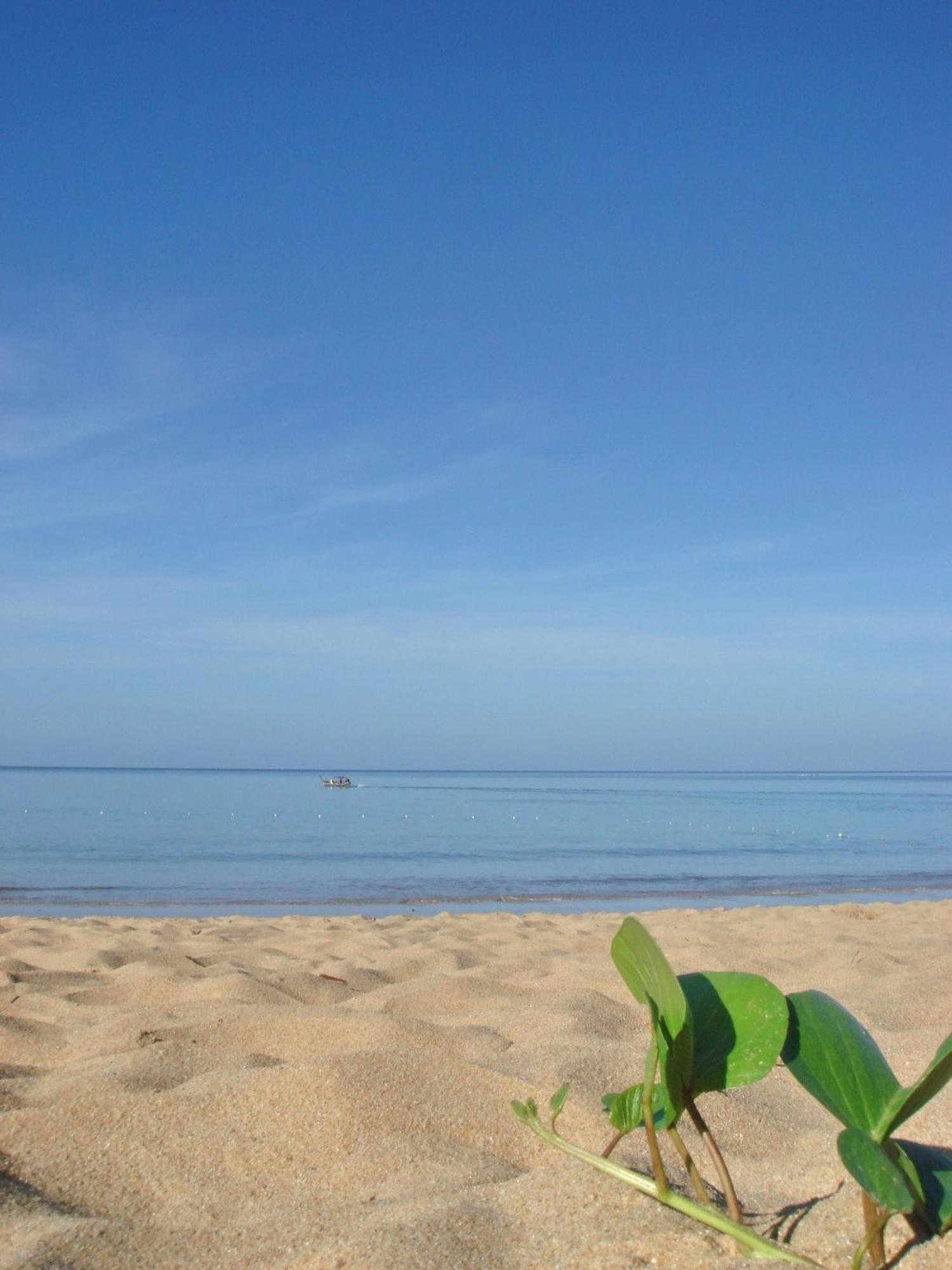 Mukdara Beach Villa&Spa Resort Khao Lak Bagian luar foto
