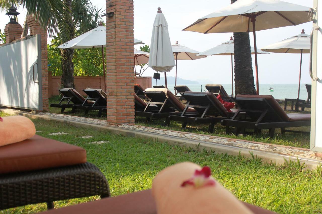 Mukdara Beach Villa&Spa Resort Khao Lak Bagian luar foto